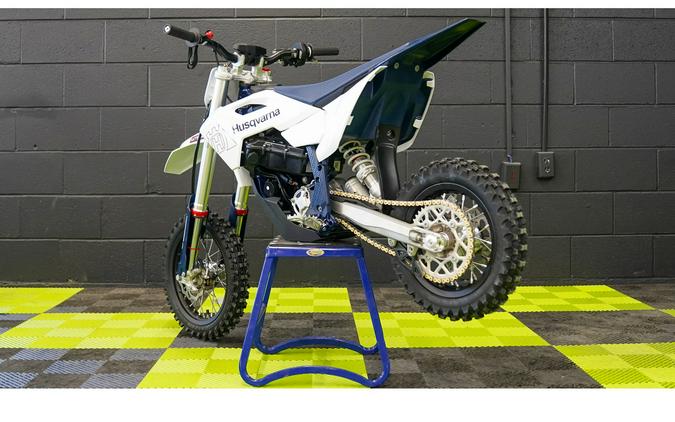 2027 EE 5 - Husqvarna Motorcycles