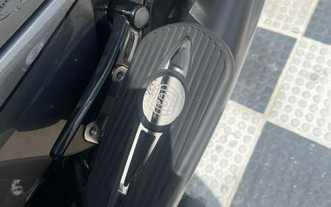 2020 Indian Motorcycle® Jack Daniel's® LE Indian Springfield® Dark Horse® Heavy Metal Crystal & Thu