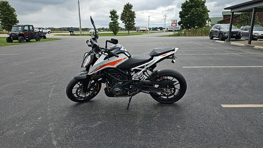 2022 KTM Duke 390