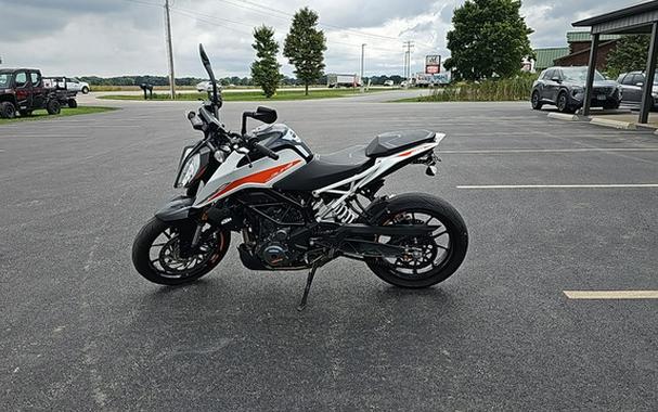 2022 KTM Duke 390