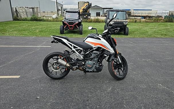 2022 KTM Duke 390