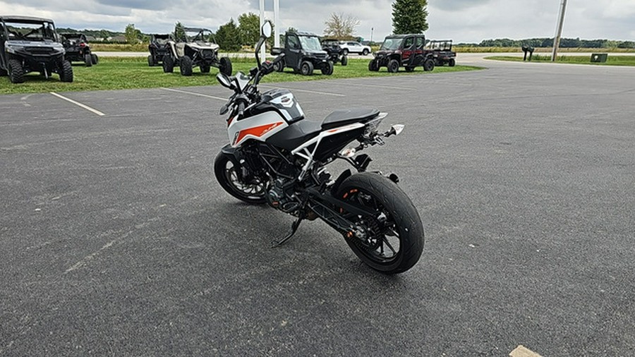 2022 KTM Duke 390