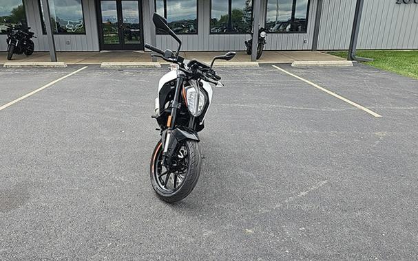 2022 KTM Duke 390