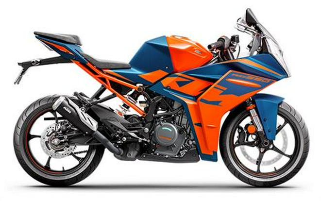 2022 KTM RC 390 Review [11 Fast Facts From the Street + Track]