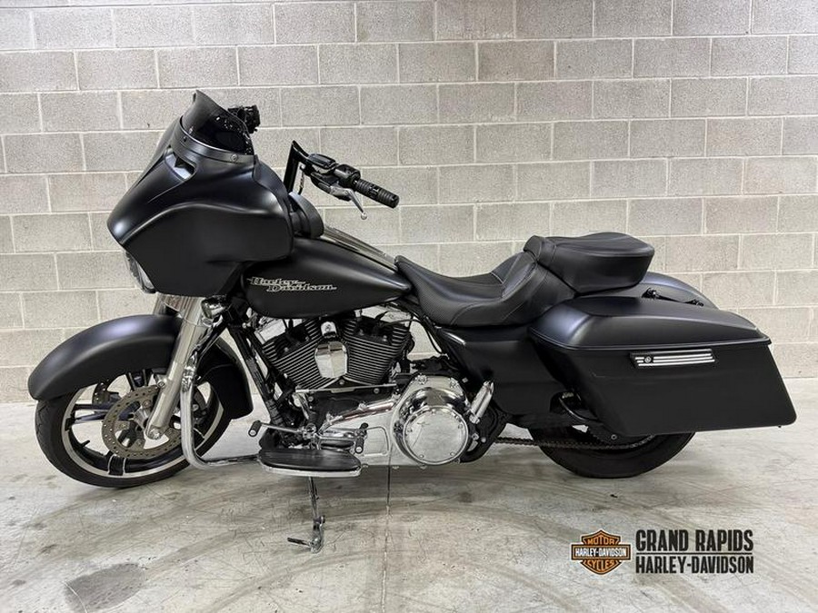 2014 Harley-Davidson® FLHX - Street Glide®