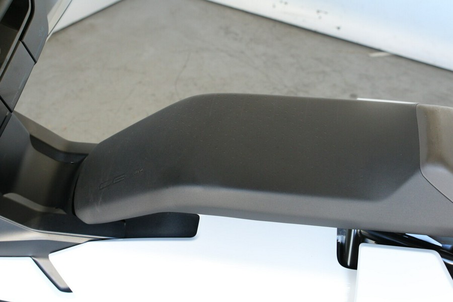 2023 BMW CE 04 Light White