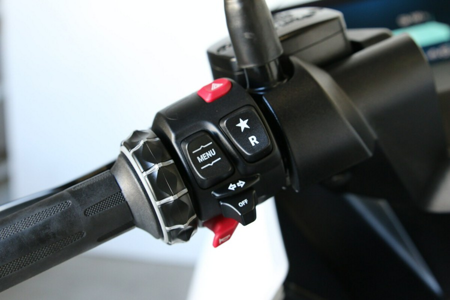 2023 BMW CE 04 Light White