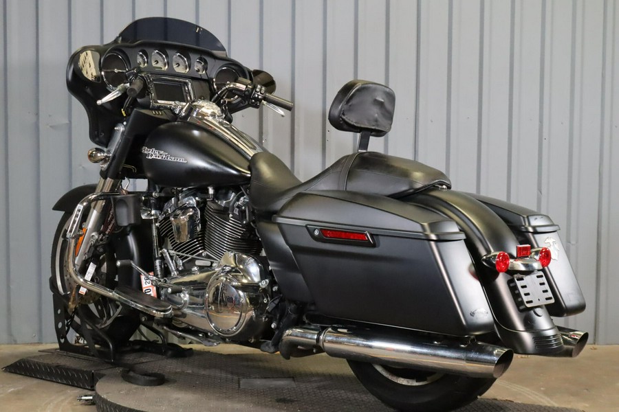 2017 Harley-Davidson Street Glide Special FLHXS