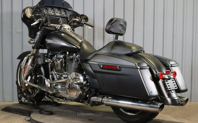 2017 Harley-Davidson Street Glide Special FLHXS