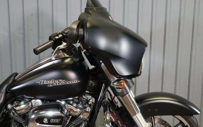 2017 Harley-Davidson Street Glide Special FLHXS