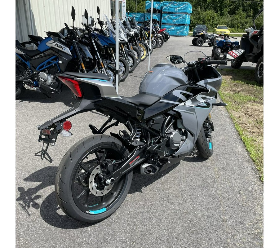 2023 CFMOTO 300SS