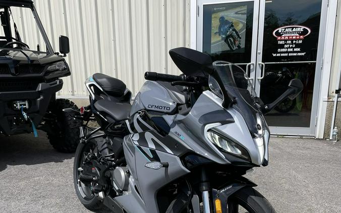 2023 CFMOTO 300SS