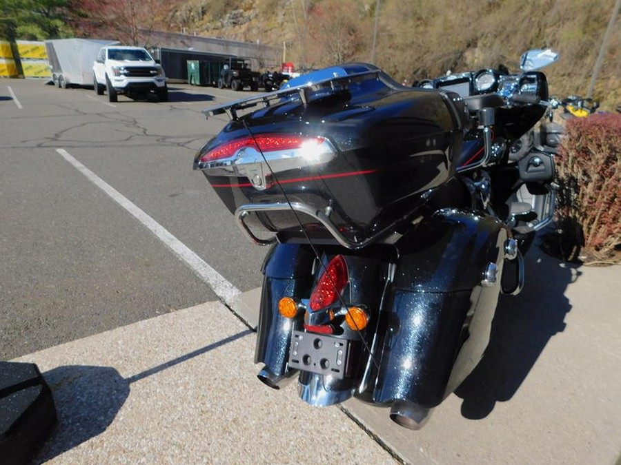 2020 Indian Motorcycle® Roadmaster® Elite Thunder Black Vivid Crystal Over Gunmetal Flake