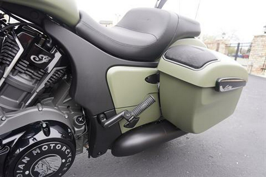 2025 Indian Motorcycle Challenger® Dark Horse® 112 with PowerBand Audio Package