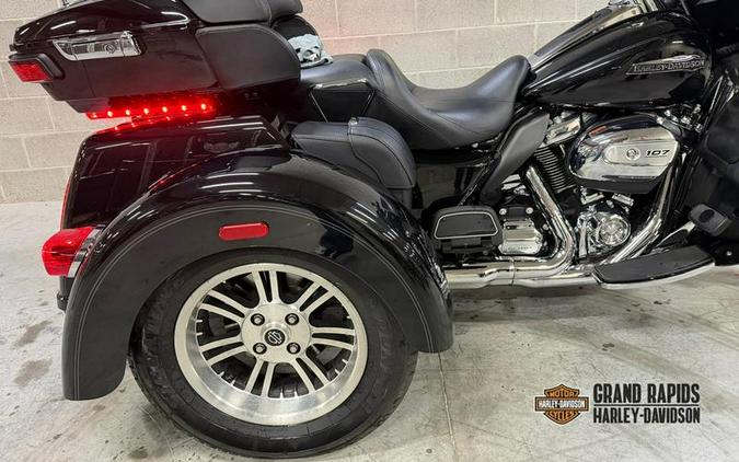 2018 Harley-Davidson® FLHTCUTG - Tri Glide® Ultra