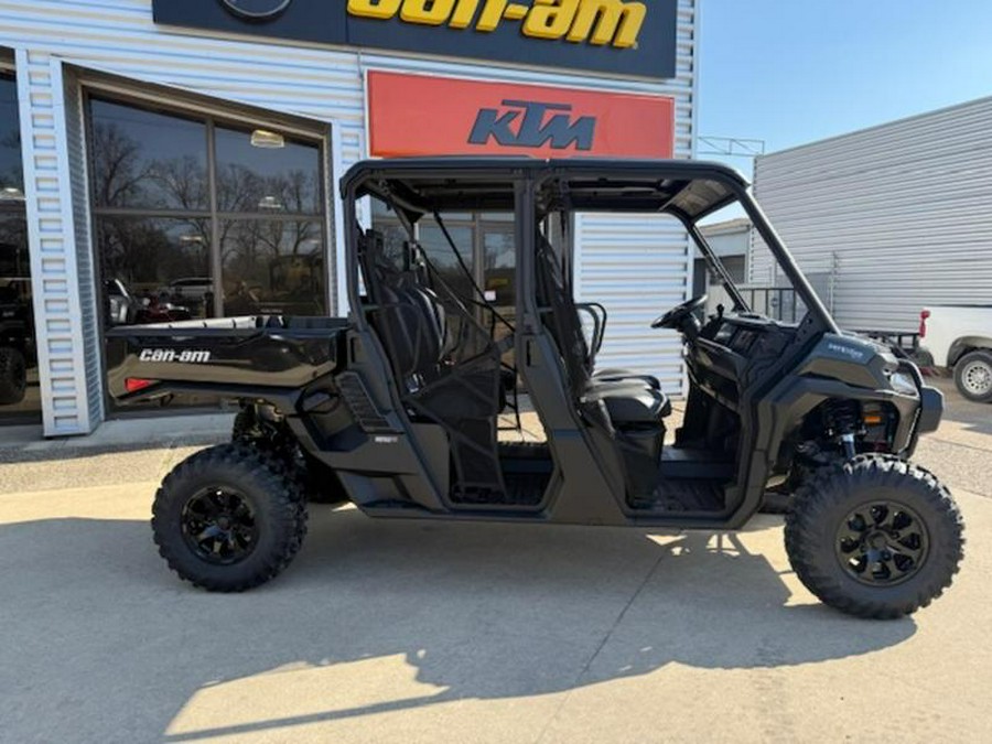 2026 Can-Am® Defender MAX XT HD11 With 10.25 in.display