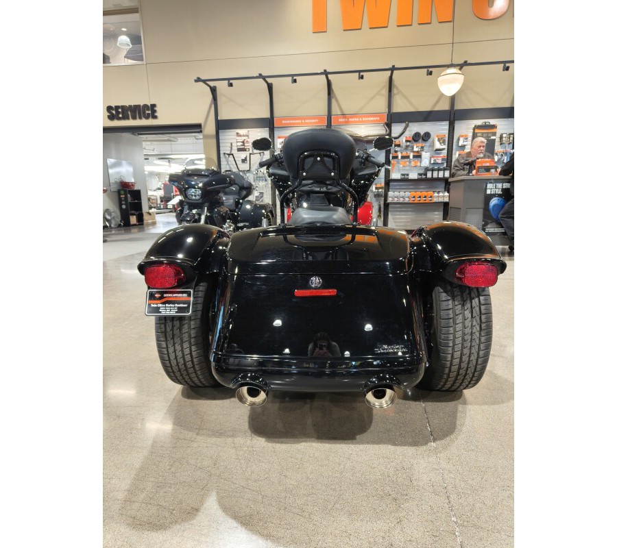 2023 Harley-Davidson® Road Glide® 3 Vivid Black - Black Finish