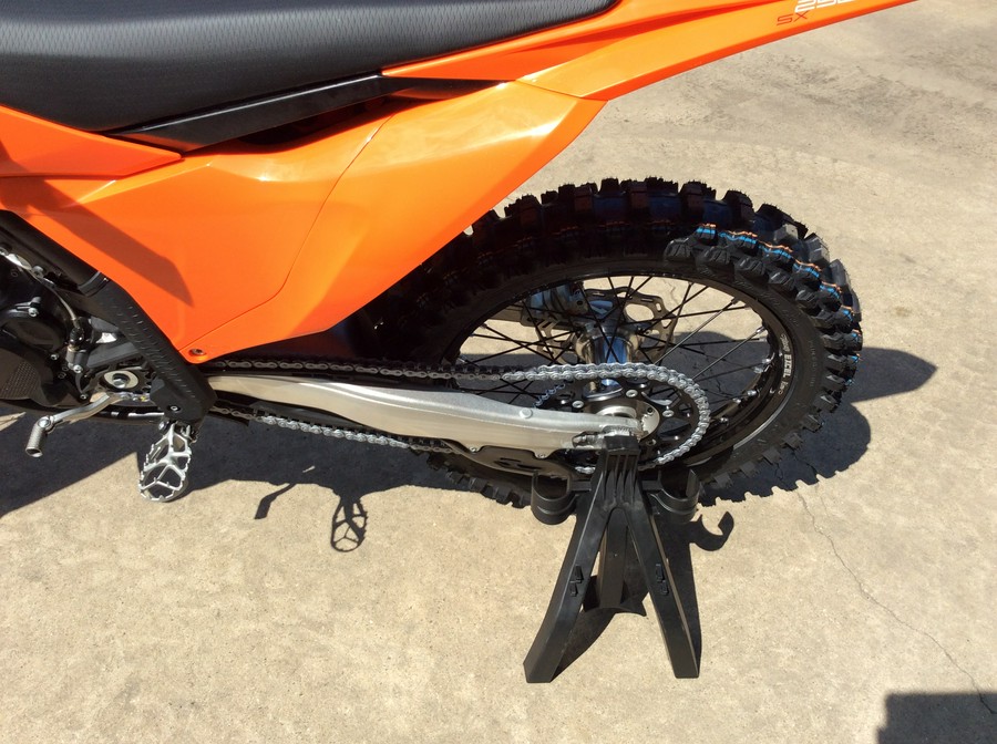 2025 KTM SX 250