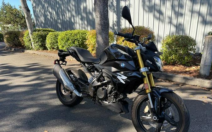 2022 BMW G 310 R Cosmic Black 2