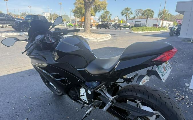 2014 Kawasaki Ninja® 300