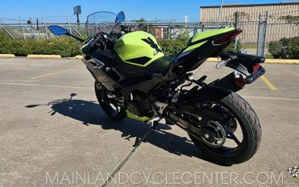 2026 Kawasaki Ninja® 500 SE ABS