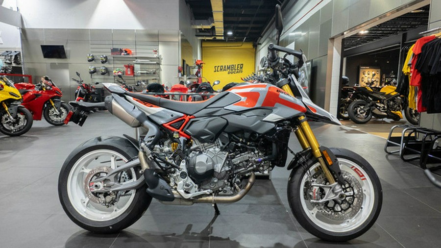 2027 Ducati Hypermotard V2 SP
