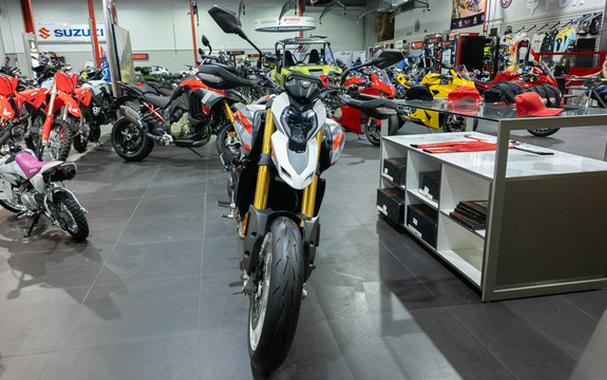 2027 Ducati Hypermotard V2 SP