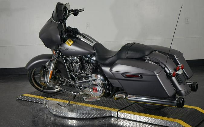 2017 Harley-Davidson® FLHXS - Street Glide® Special