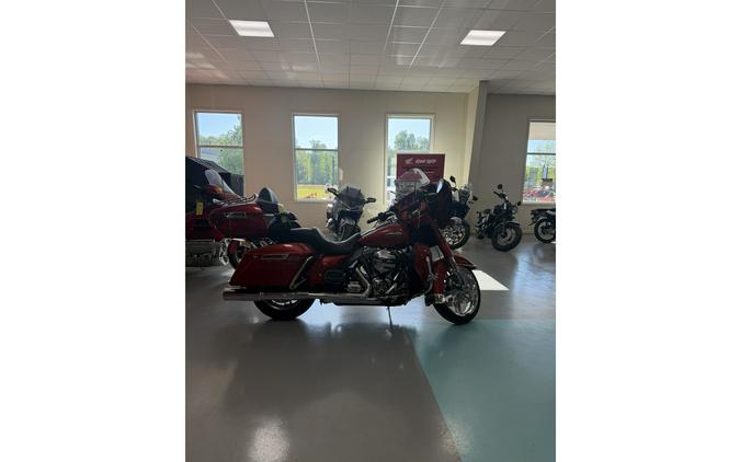 2014 Harley-Davidson® FLHTCU Electra Glide® Ultra Classic®