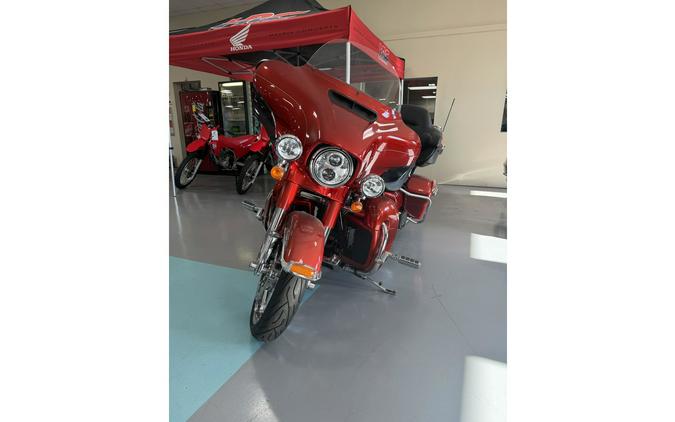 2014 Harley-Davidson® FLHTCU Electra Glide® Ultra Classic®