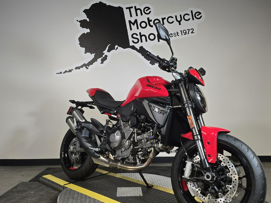 2027 Ducati MONSTER PLUS
