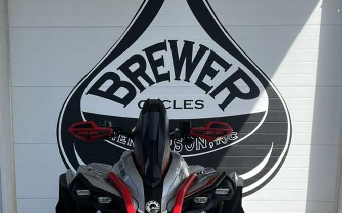 2026 Can-Am® Renegade X mr 1000 R Hyper Silver & Legion Red