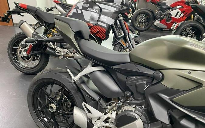 2023 Ducati Streetfighter V2 Storm Green