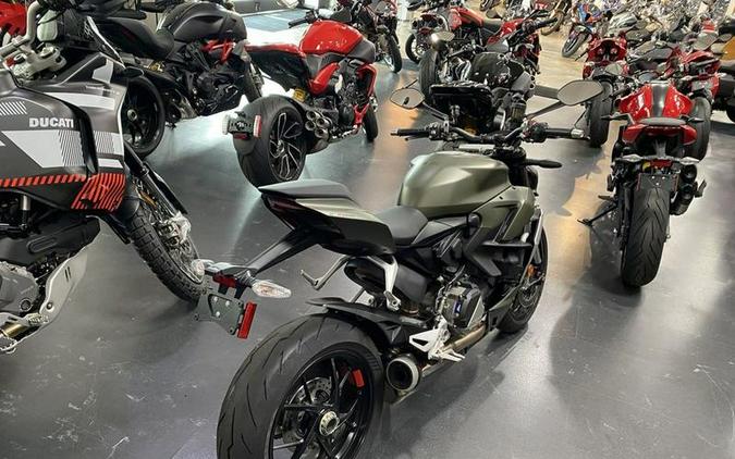 2023 Ducati Streetfighter V2 Storm Green