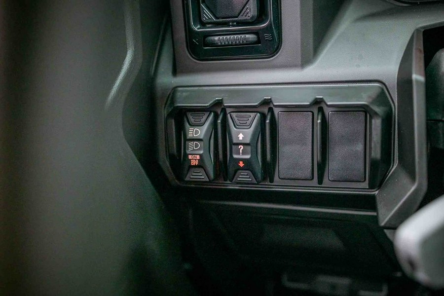 2026 Can-Am® Defender MAX Limited HD11