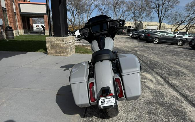 2024 Harley-Davidson Street Glide Billiard Gray
