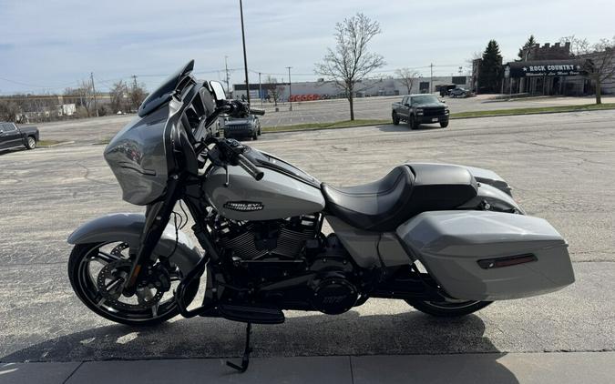 2024 Harley-Davidson Street Glide Billiard Gray