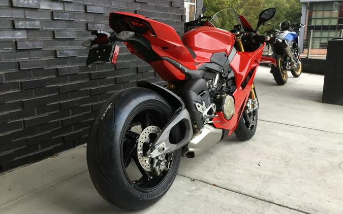 New 2025 Ducati PANIGALE V4S