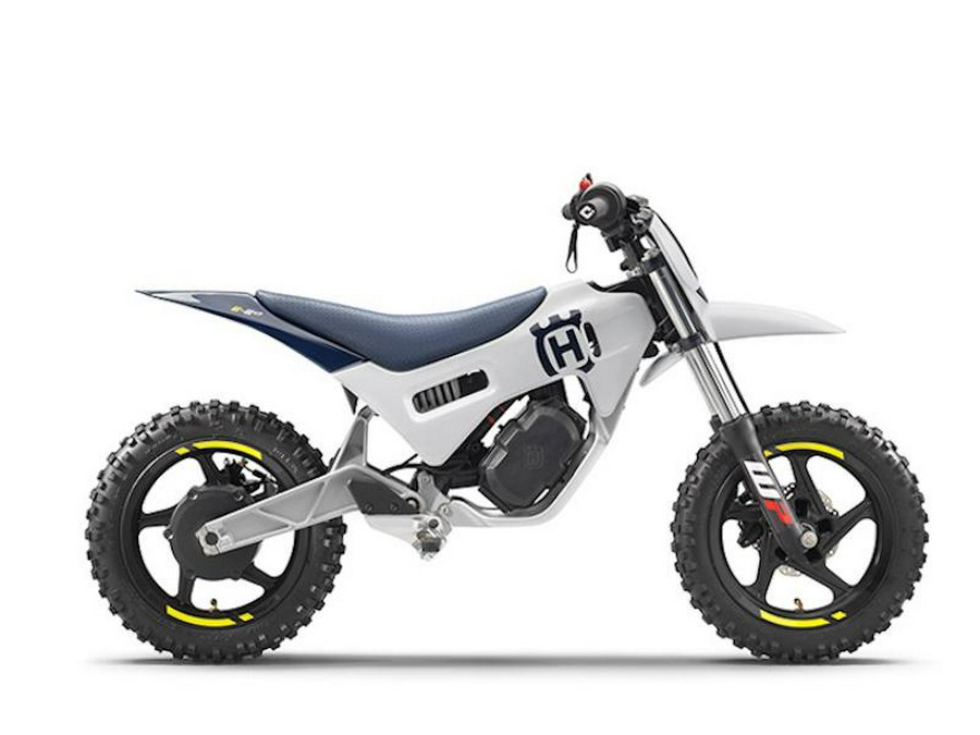 2025 Husqvarna® EE 2