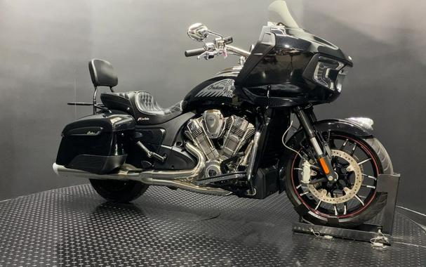 2020 Indian Motorcycle® Challenger Limited Thunder Black Pearl