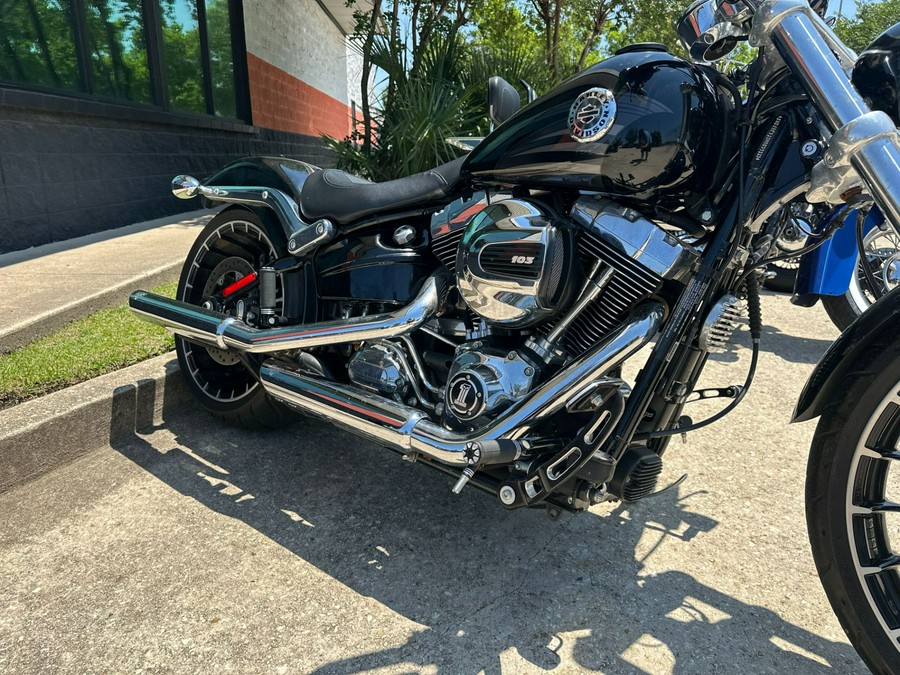 2017 Harley-Davidson Breakout®