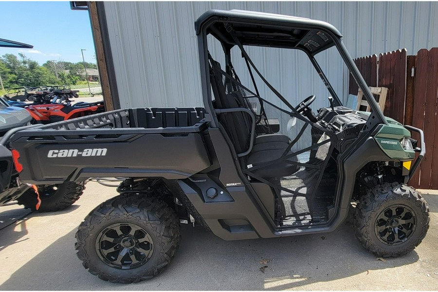 2024 Can-Am Defender DPS HD9