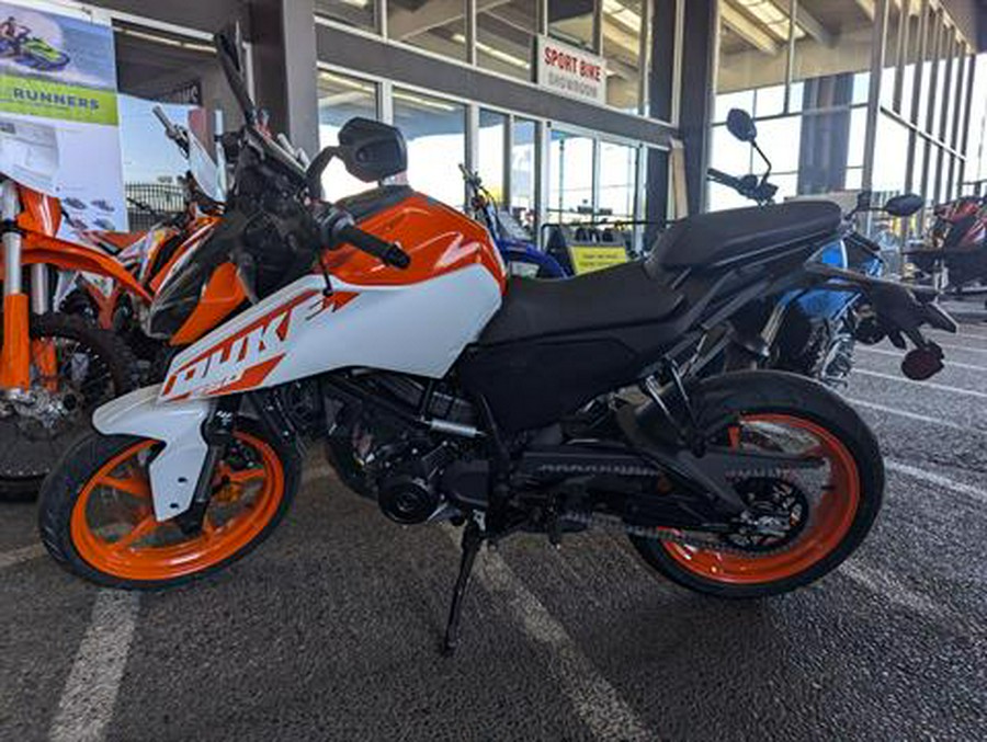 2024 KTM 250 Duke