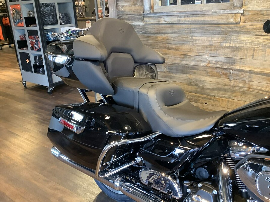 Harley-Davidson® Road Glide Limited 2026 FLTRXL T18-26 Vivid Black Chrome Trim