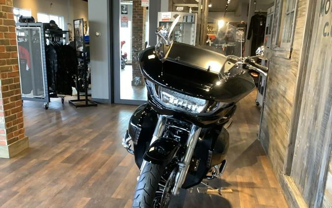 Harley-Davidson® Road Glide Limited 2026 FLTRXL T18-26 Vivid Black Chrome Trim
