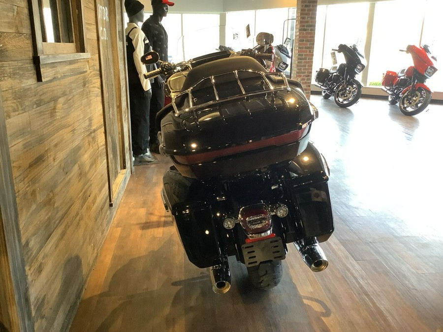 Harley-Davidson® Road Glide Limited 2026 FLTRXL T18-26 Vivid Black Chrome Trim