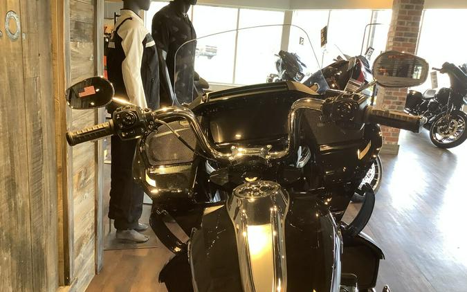 Harley-Davidson® Road Glide Limited 2026 FLTRXL T18-26 Vivid Black Chrome Trim
