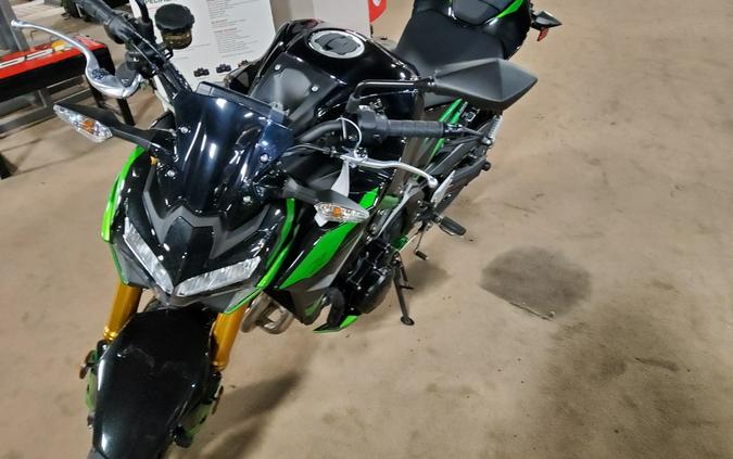 2024 Kawasaki Z900 SE ABS