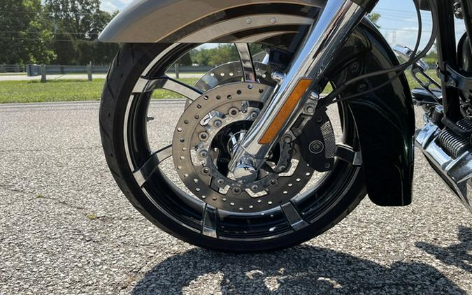 2013 Harley-Davidson FLTRXSE2 CVO Road Glide Custom