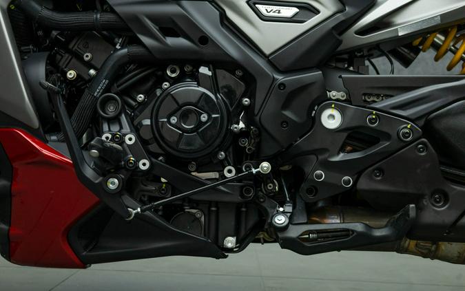 2026 DUCATI XDIAVEL V4